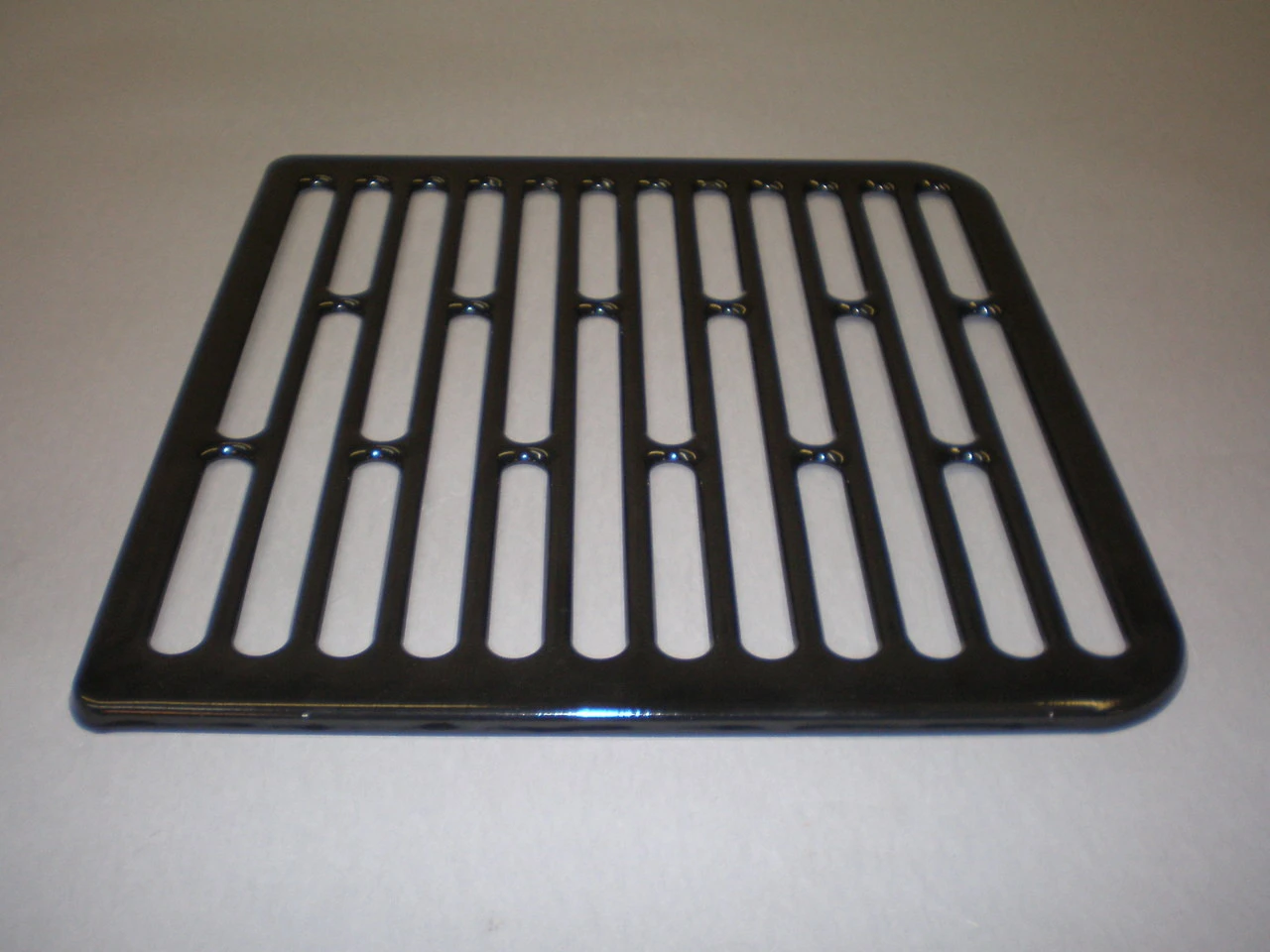 13 7/8 X 27 1/8, Aussie Stamped Porcelain Steel Cooking Grid